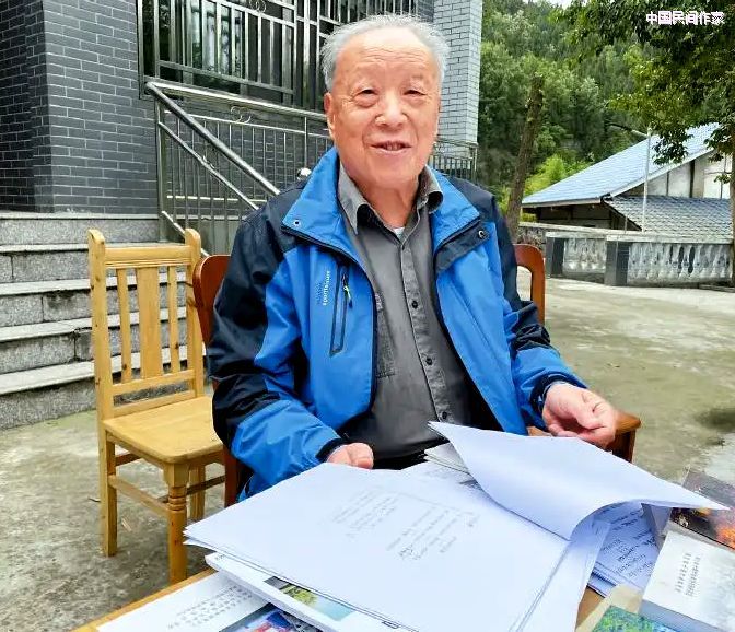 ����ʫ̳��һ������