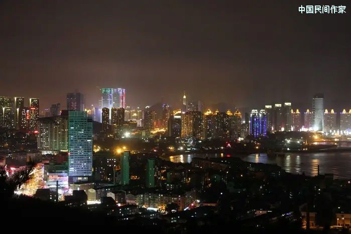 ��ʫ�������ҹ���ǹ�