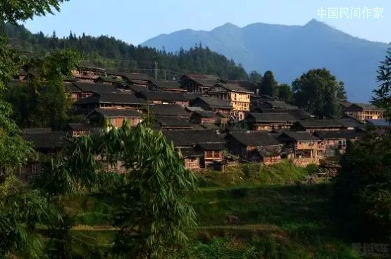 ���Ŵ�ׯ��·��ʫ��